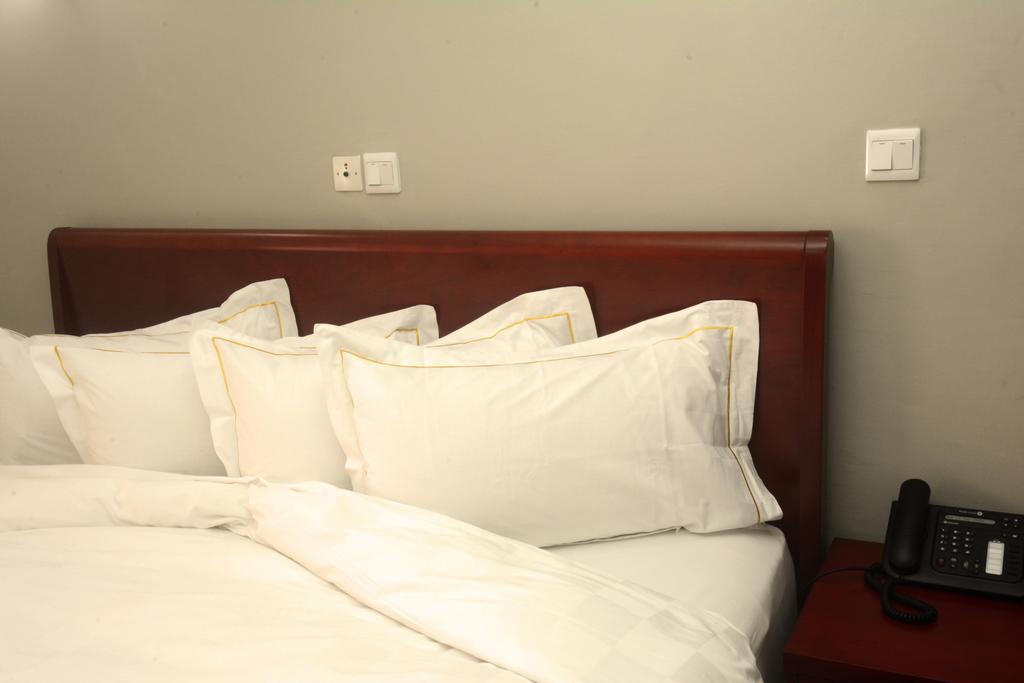 Hotel La Falaise Yaounde Ngoại thất bức ảnh